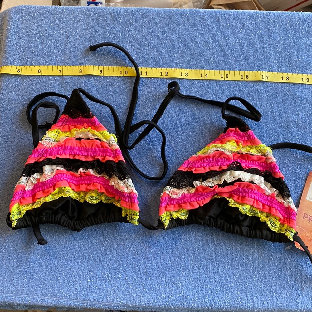 Swimsuit Bathing Suit Top Size L NWT